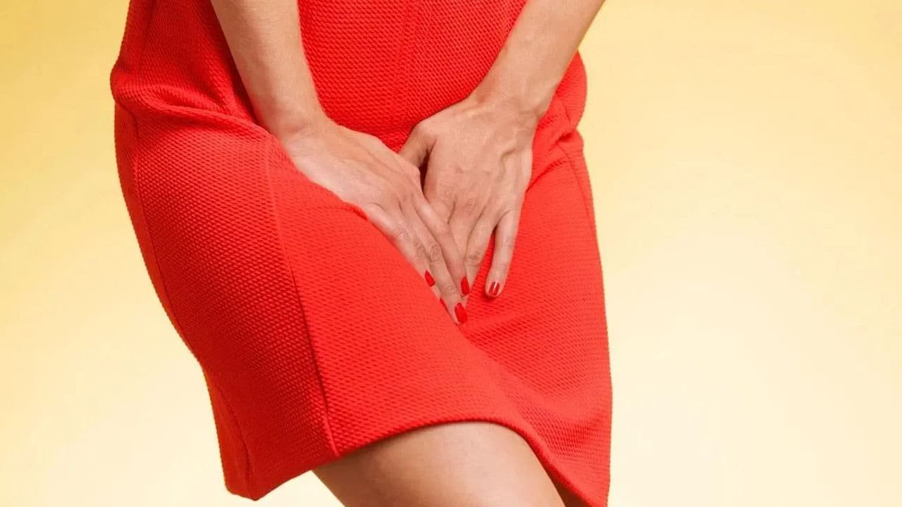 Urine : బలవంతంగా మూత్రాన్ని ఆపుకుంటున్నారా? .. అయితే మీ కిడ్నీలు ఎంత డేంజర్‌‌లో పడతాయో తెలుసా?