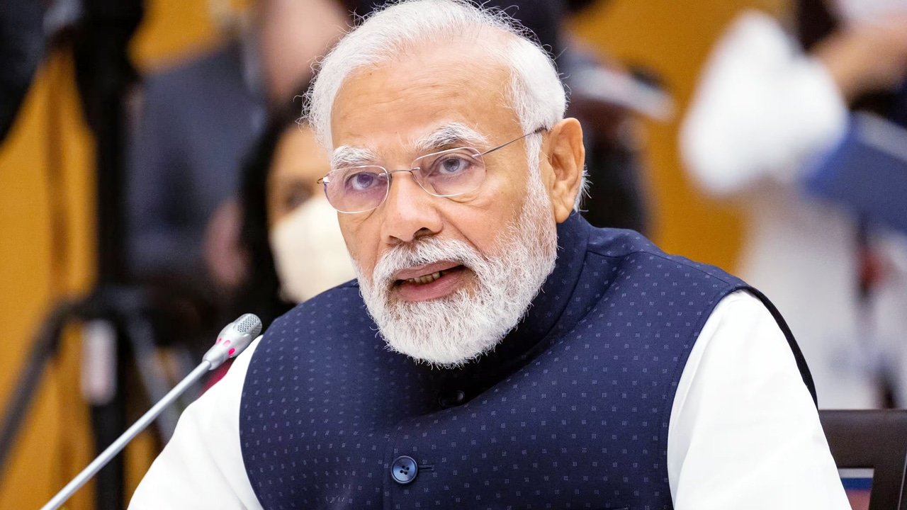 Modi Decisions : మతమార్పిడి చేస్తున్న వాళ్లకి మోడీ చావు దెబ్బ .. తిరుగులేని చట్టం