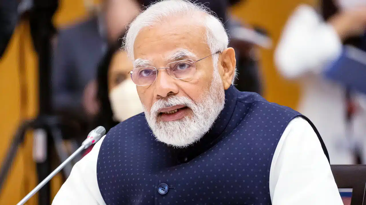 Modi Decisions : మతమార్పిడి చేస్తున్న వాళ్లకి మోడీ చావు దెబ్బ .. తిరుగులేని చట్టం..?