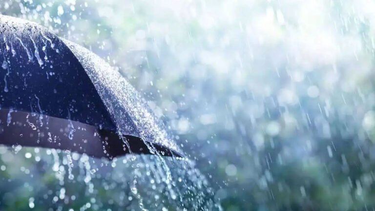 Rain Alert : ప్రజలకు అలెర్ట్ .. రేపు ఈ జిల్లాలో పిడుగులతో కూడిన వర్షాలు.. !