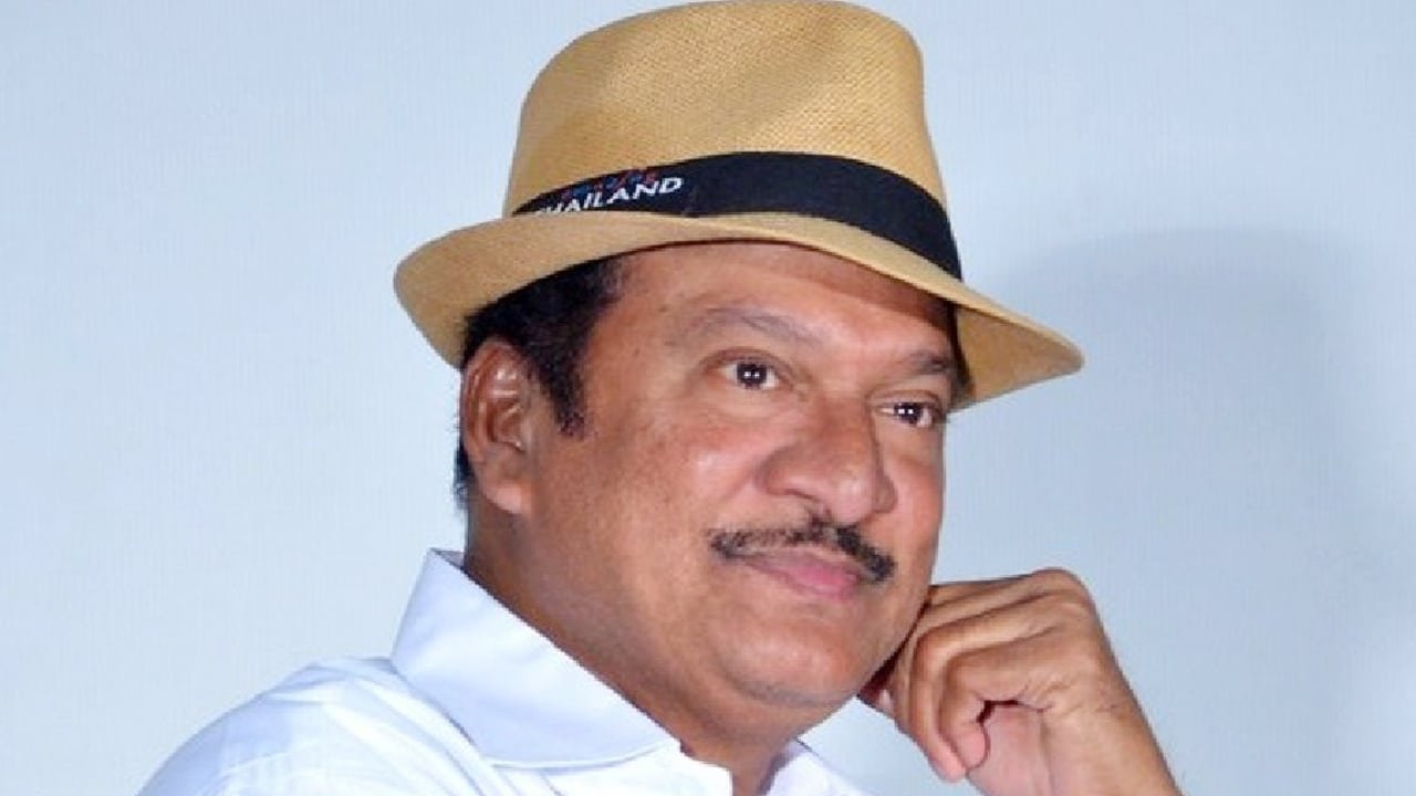 Rajendra Prasad : వివాదాలకు కేరాఫ్ అడ్రస్‌గా ‘నటకిరీటి’..సెల్ఫీ అడిగిన అభిమానిపై ఆగ్రహం రాజేంద్ర ప్రసాద్ !