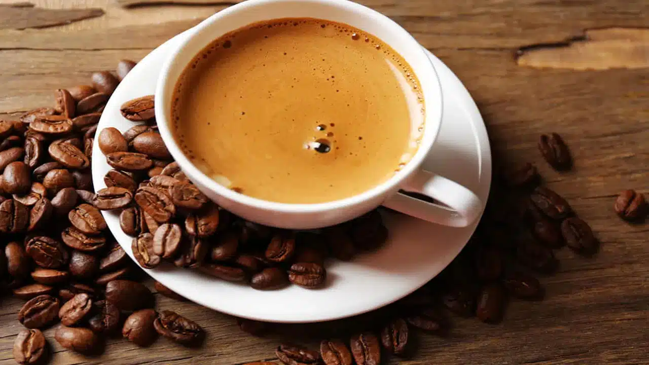 Tea : టీ ప్రేమికులారా జాగ్రత్త .. రోజుకు 4-5 కప్పుల కంటే ఎక్కువ టీ తాగుతున్నారా? .. అయితే ఈ సమస్యలొస్తాయట తెలుసా ..!