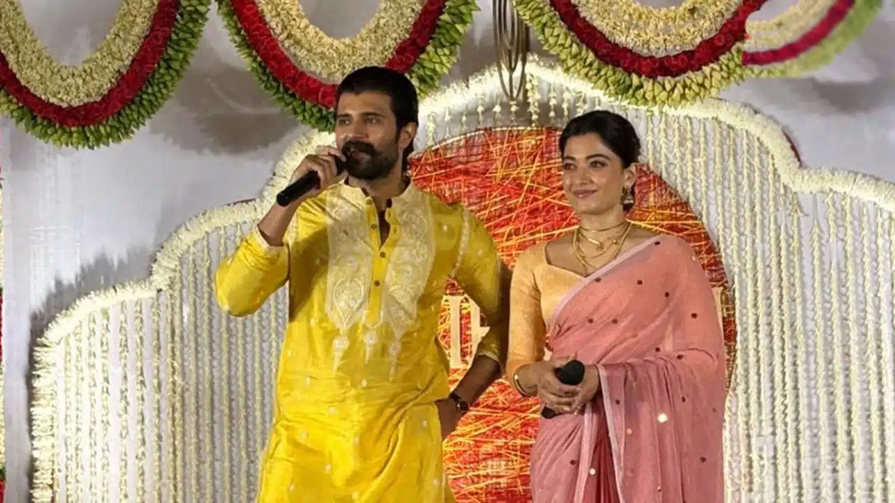 Virosh Jodi celebrate their wedding with fans