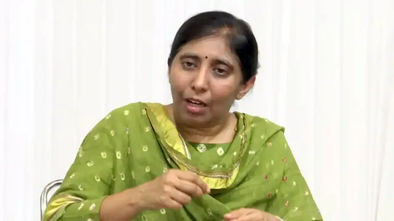 YS Sunitha : వై ఎస్ వివేకాని కన్న కూతురు , అల్లుడే చంపారా ?