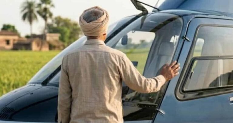 Farmer : రాత్రికి రాత్రే కోటీశ్వరులైన రైతులు.. వచ్చిన భూ పరిహారంతో ఏకంగా హెలికాప్టర్ కొంటున్న ఓ రైతు..!