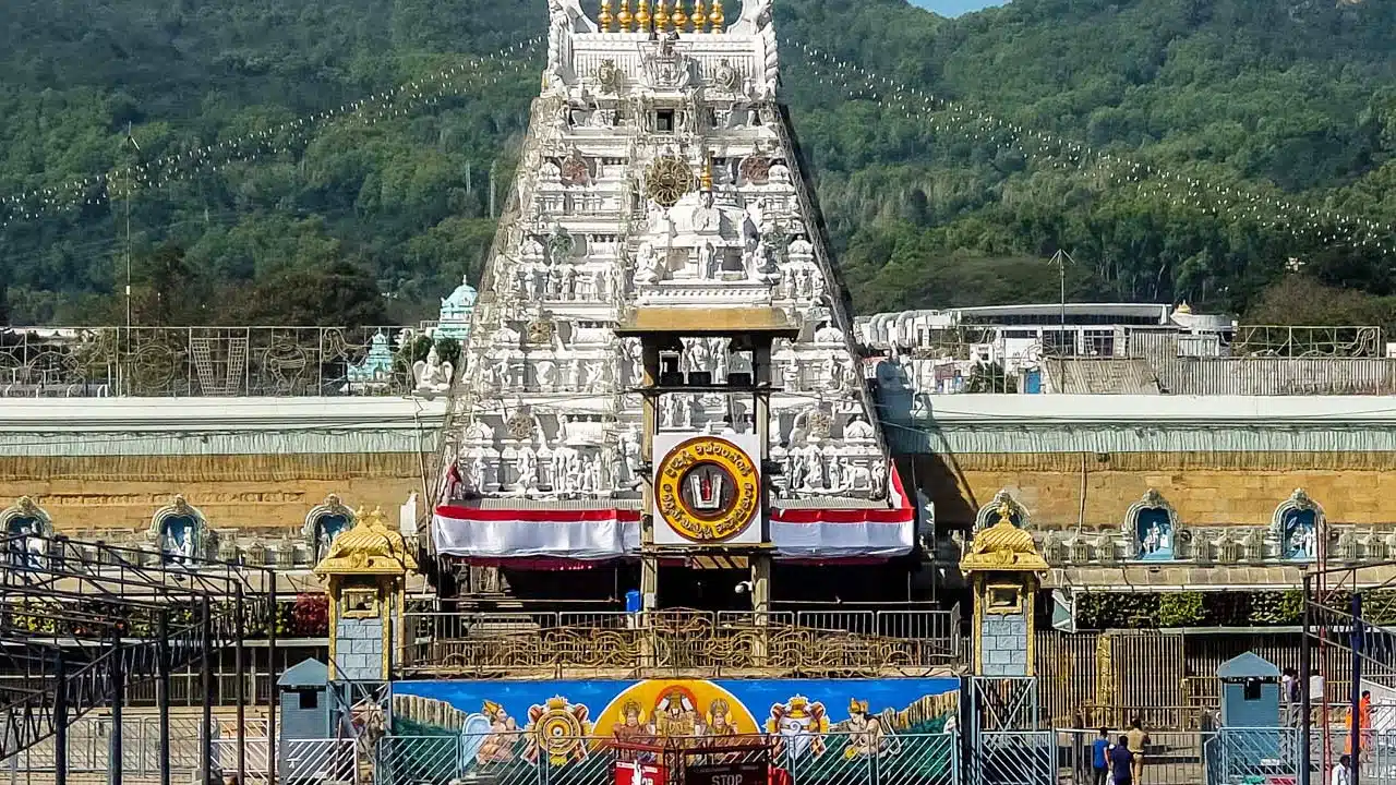 Tirumala : ఇప్పుడే అందిన బిగ్ బ్రేకింగ్ : తిరుమలలో ఏం జరిగిందో తెలుసా..?