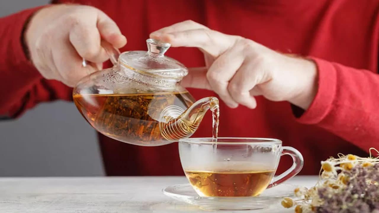 Ajwain Water : జీర్ణ సంబంధిత సమస్యలకు చెక్‌ .. ప్రతిరోజూ ఉదయాన్నే ఈ నీటిని తాగడం వల్ల అద్భుత లాభాలు ..!