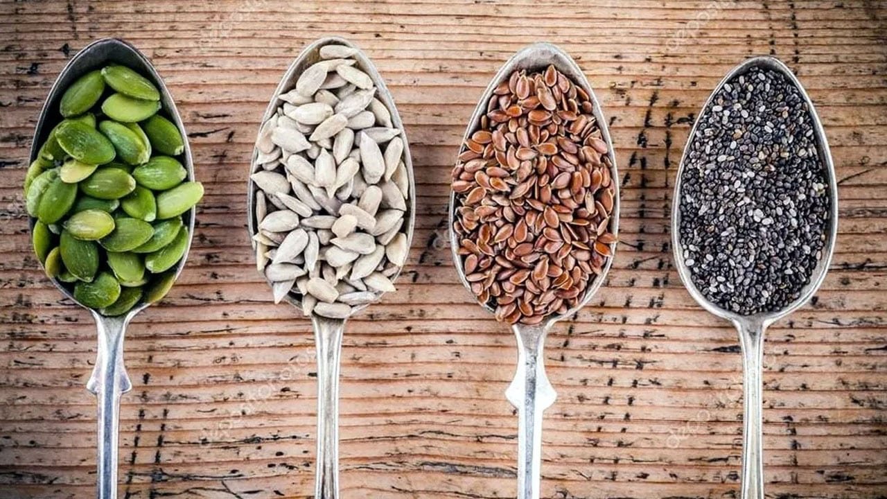 Summer Diet : చియా సీడ్స్ vs ఫ్లాక్స్ సీడ్స్ .. వేసవి కాలంలో  ఏవి తినడం వల్ల ఎక్కువ ప్రయోజనం.. ఎలాంటి జాగ్రత్తలు పాటించాలి ?