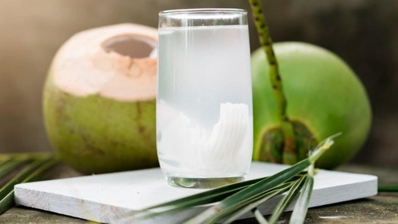 Coconut Water : రోజూ ఒక కొబ్బరి బొండాం తాగితే మీ శరీరంలో జరిగే ఈ పన్నెండు అద్భుతాలు తెలిస్తే అస్సలు వదలరు..!