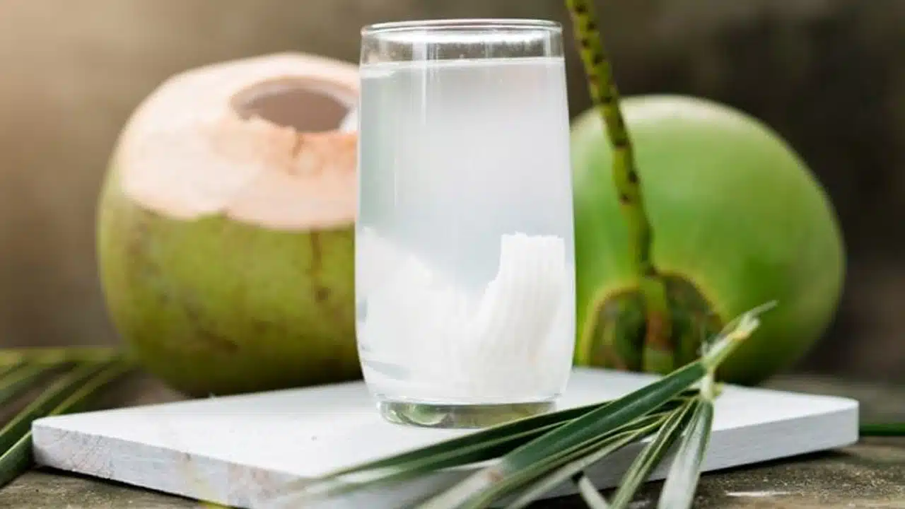 Coconut Water : రోజూ ఒక కొబ్బరి బొండాం తాగితే మీ శరీరంలో జరిగే ఈ పన్నెండు అద్భుతాలు తెలిస్తే అస్సలు వదలరు..!