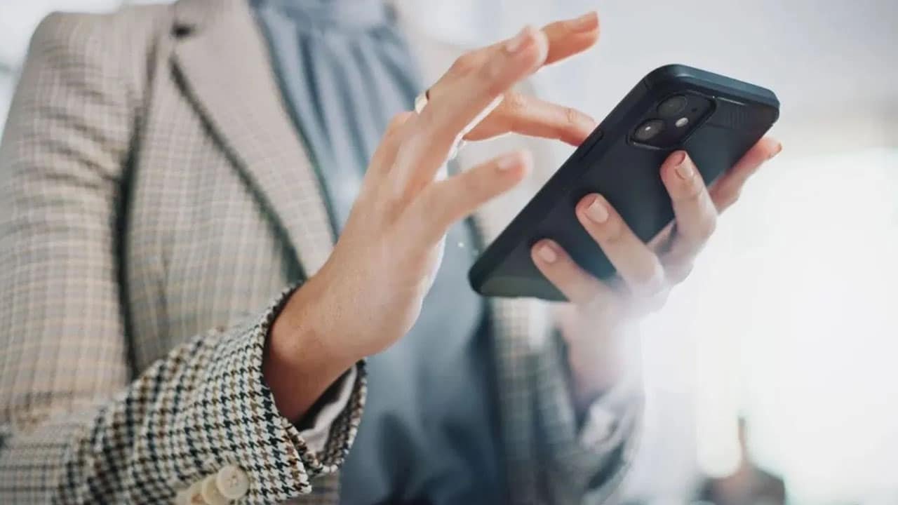 Reels Watching : రీల్స్ ఎక్కువగా చూసే అలవాటు ఉందా..? అయితే మీ ఆరోగ్యం రిస్క్‌లో పడినట్టే ..!