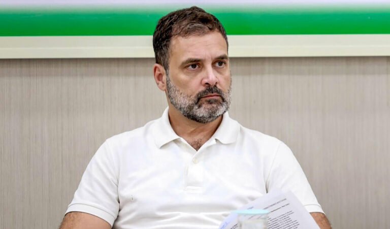 Rahul gandhi : రాహుల్ గాంధీ పై విరుచుకుపడుతున్న జనం