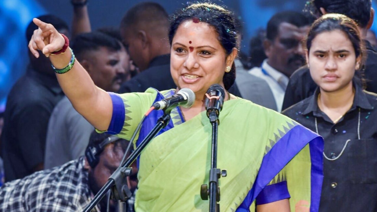 Kavitha TRS Party  : కవిత కొత్త పార్టీకి ఈసీ గ్రీన్ సిగ్నల్.. ‘TRS’ పేరు ఖరారు! ‘నాకు రాసిపెట్టుందేమో’ అంటూ కవిత ఆసక్తికర ట్వీట్!