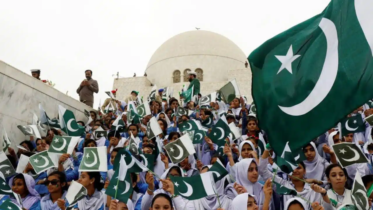 Pakistan : తోటి ముస్లిం దేశాన్ని దారుణ వెన్నపోటు పొడిచిన పాకిస్తాన్ .. ఛీ థూ అని తిడుతున్న ముస్లింలు..!