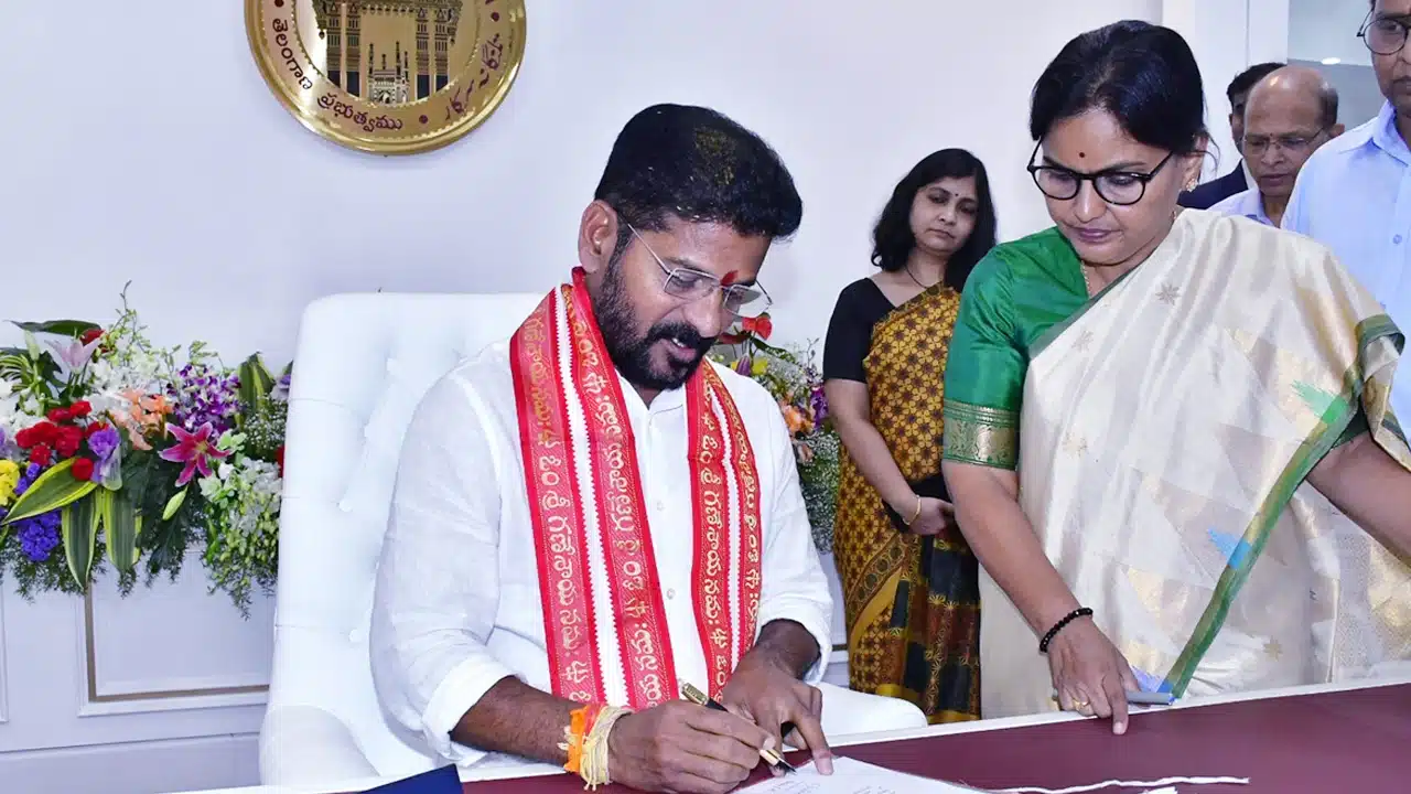 Revanth Reddy : శభాష్ CM రేవంత్ అంటున్న హిందువులు..!