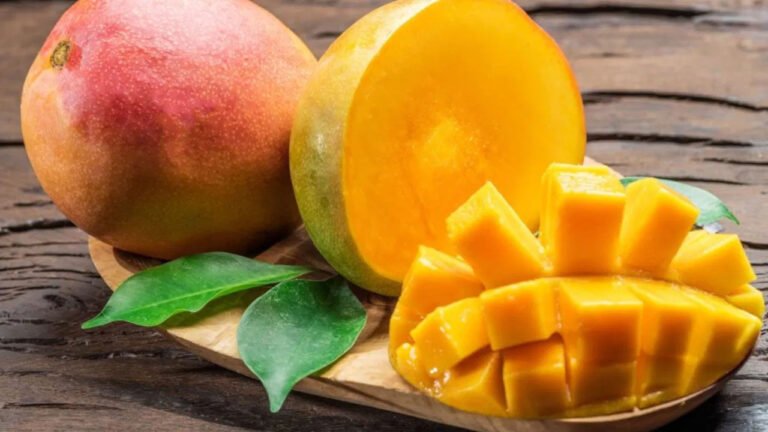 Mangoes : మామిడి పండ్లు బాగా తింటున్నారా? .. అయితే ఈ విషయాలు తెలుసుకోండి .. లేదంటే ఆరోగ్యాన్ని రిస్క్‌లో పెట్టినట్టే ..!