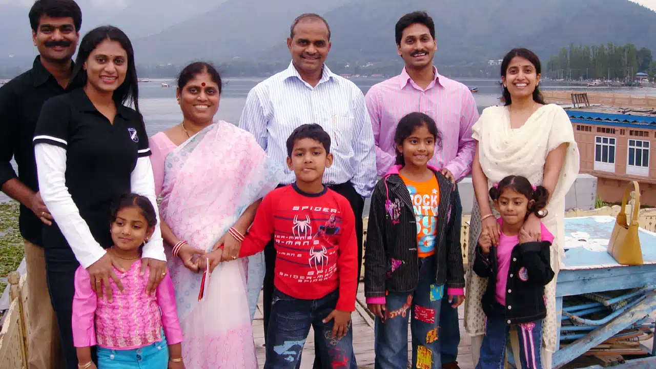 Ys Family : 25 ఏళ్ల క్రితం వై ఎస్ కుటుంబం లో జరిగింది ఇదే ? ABN RK బయటపెట్టబోతున్న నిజం ఇవేనా..?