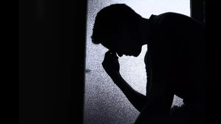 Husband : నేను చ‌చ్చిపోతా.. నా భార్య టార్చ్ త‌ట్టుకోలేక‌పోతున్న‌..  భ‌ర్త కలెక్టర్‌కు లేఖ..!