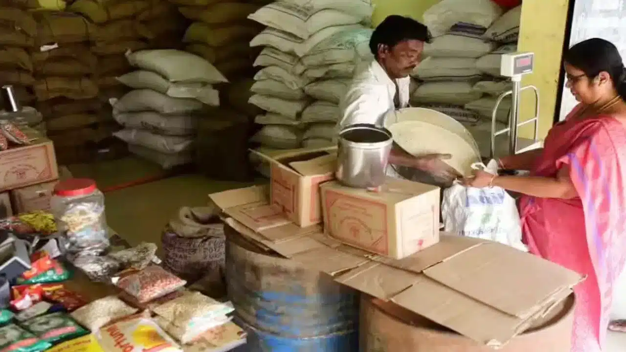 Ration Card : ప్రభుత్వం భారీ గుడ్ న్యూస్.. రేషన్ కార్డు ఉన్నవారికి నేరుగా అకౌంట్లోకి డబ్బులు..!