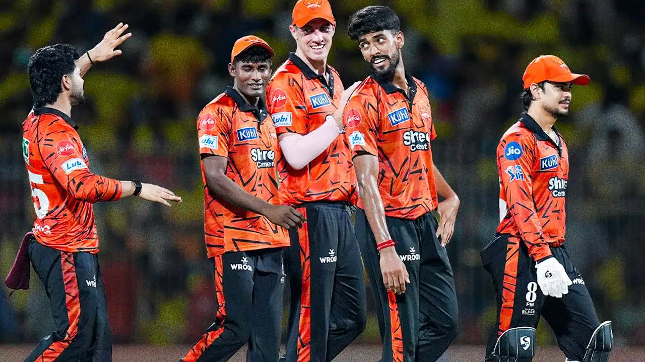 Sunrisers Hyderabad : ఒక్క బెర్త్ 5 జట్లు.. ప్లేఆఫ్స్ రేస్ హీట్ పెంచిన SRH..!