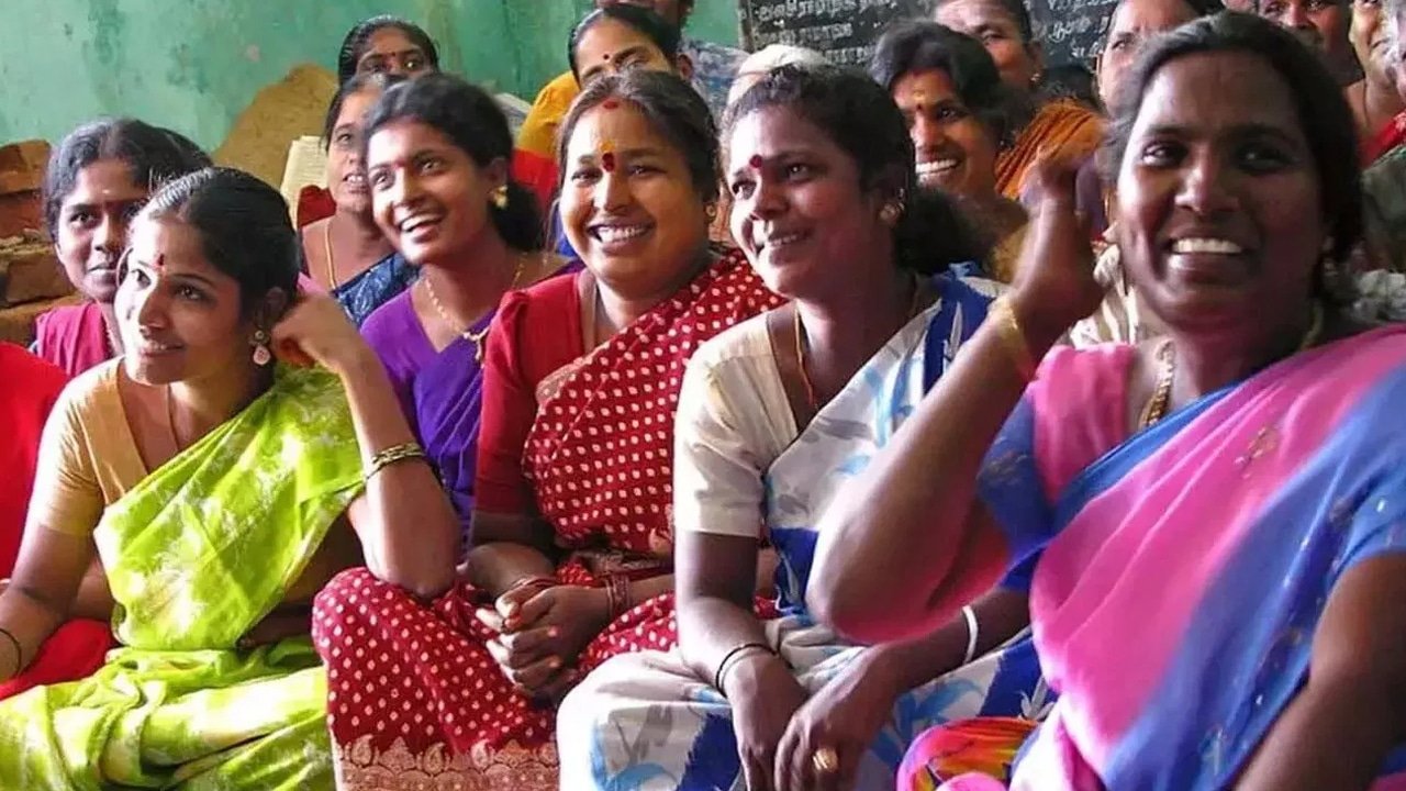Women : మహిళలకు పోస్టల్ శాఖ అదిరిపోయే గుడ్ న్యూస్.. ఈ అకౌంట్ తీసుకుంటే అన్నీ ఉచితమే!