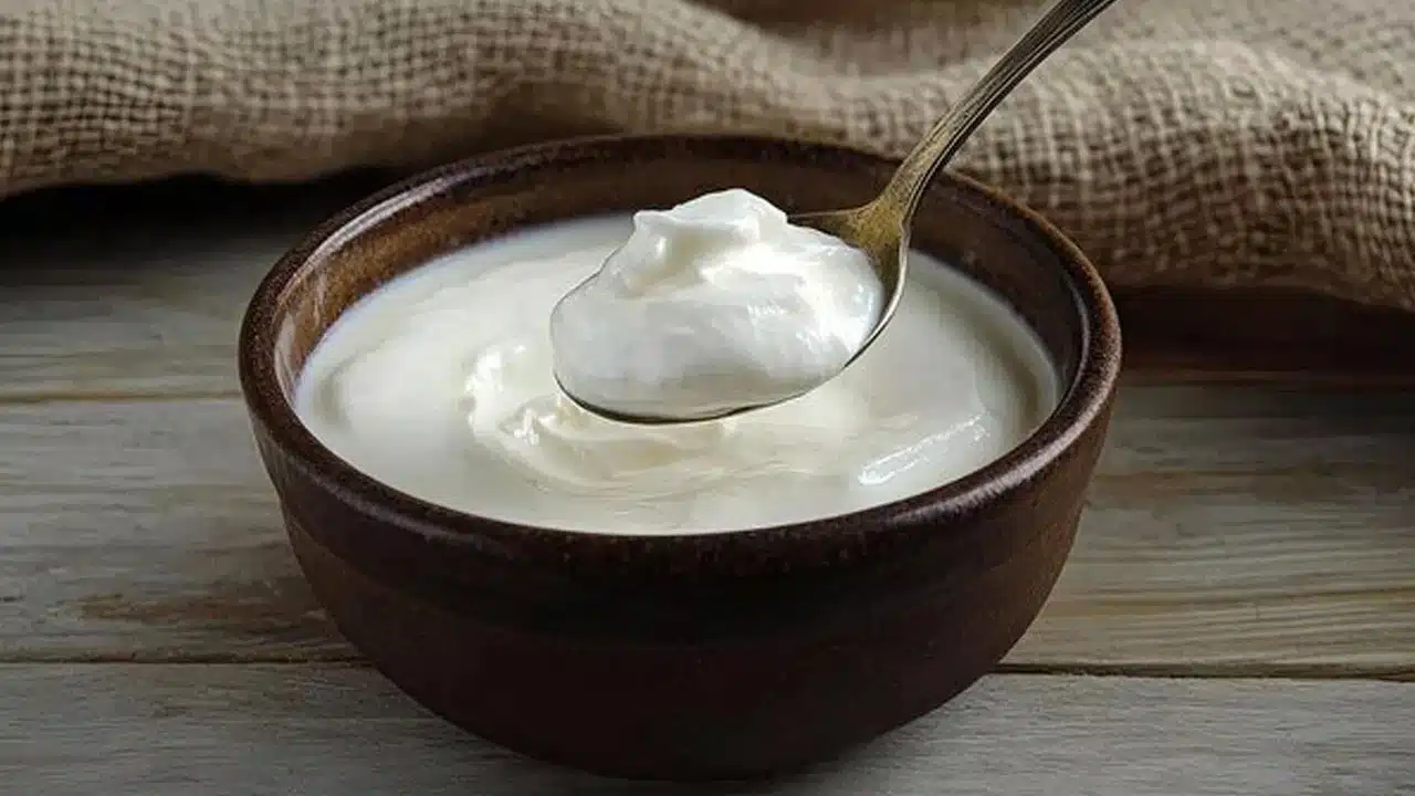 Curd : వేసవిలో పెరుగు తింటున్నారా? ఈ తప్పులు చేస్తే అమృతం కాస్త విషమవుతుంది!