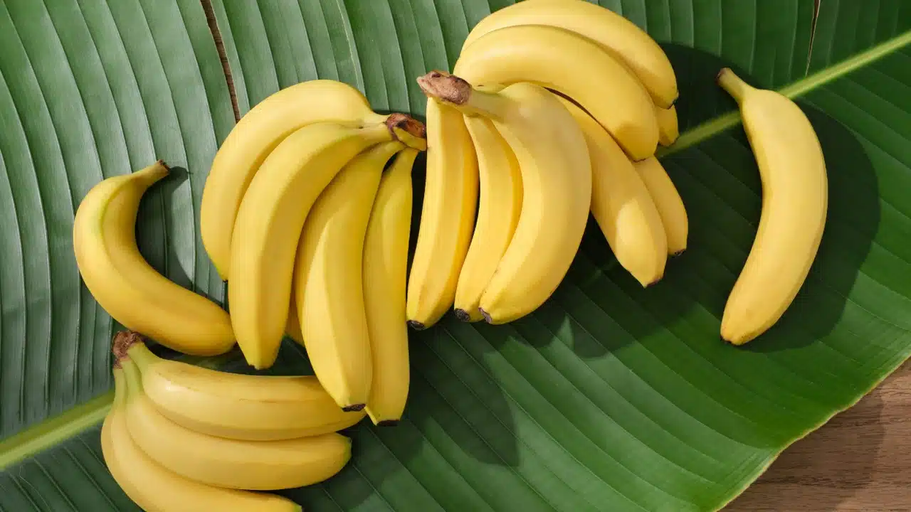 Banana Health Tips : అరటిపండు తినేవారికి గుడ్ న్యూస్.. శరీరంలో జరిగే మార్పులు తెలుసా..?