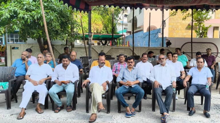 Habsiguda : హబ్సీగూడలో ఉద్రిక్తత.. శ్రీ చైతన్య కాలేజీ మూసివేయాలని కాలనీ వాసుల డిమాండ్ Habsiguda : హబ్సీగూడలో ఉద్రిక్తత.. శ్రీ చైతన్య కాలేజీ మూసివేయాలని కాలనీ వాసుల డిమాండ్