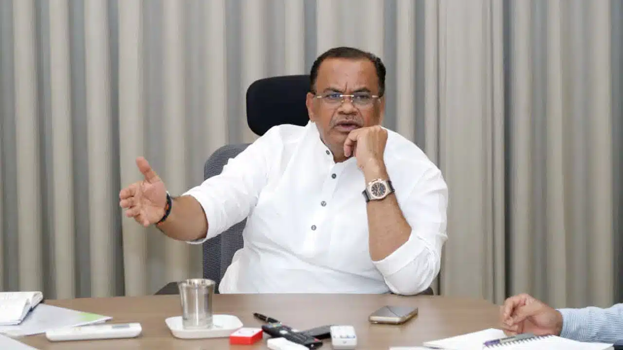 Komatireddy Venkat Reddy : పేదలకు ఇళ్లు.. రైతులకు మేలు.. నల్లగొండ జిల్లాపై మంత్రి కోమటిరెడ్డి ప్రత్యేక సమీక్ష