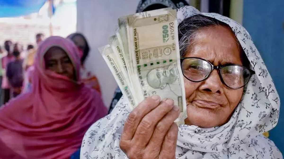 Pensions : పింఛన్ల కోసం ఎదురుచూస్తున్న వారికి గుడ్‌న్యూస్.. 4000 కొత్త పింఛన్ల పంపిణీ..!