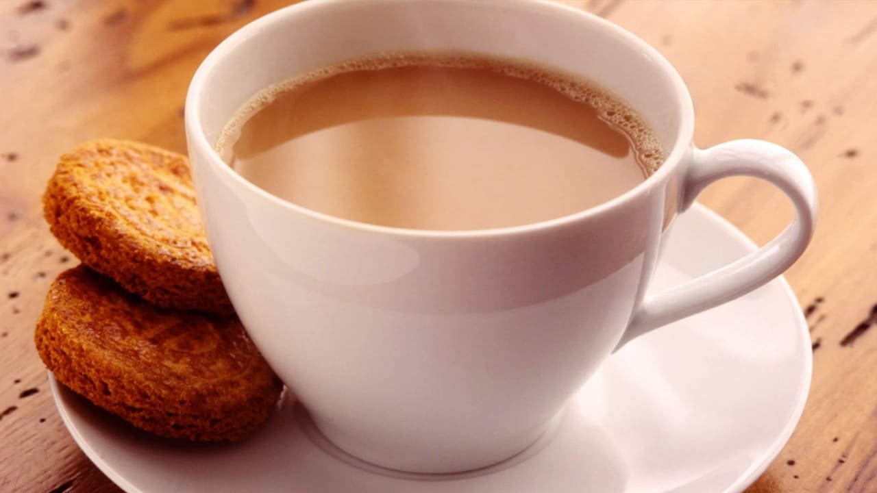 Tea : రోజూ టీ తాగుతున్నారా? ఏజ్‌ను బట్టి ఎంత తాగాలో డాక్ట‌ర్స్ చెప్పే నిజాలు ఇవే..!
