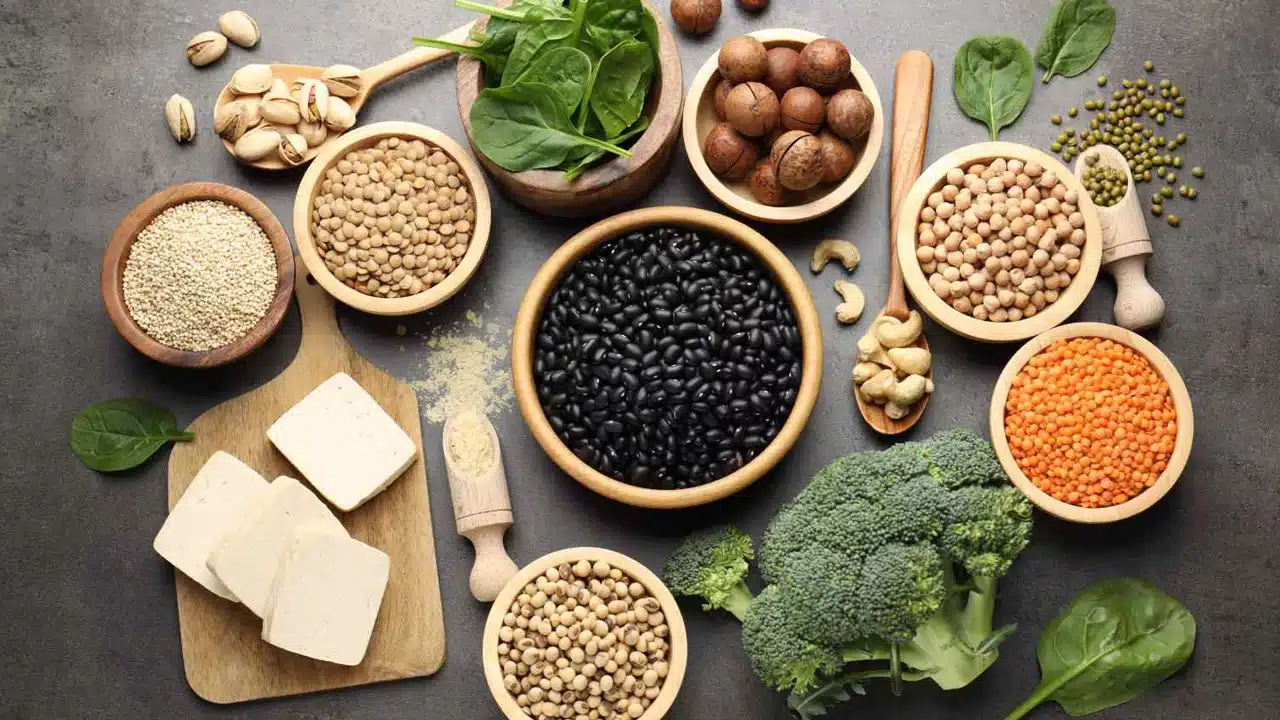 High-Protein Vegetarian Diet : నాన్‌వెజ్‌ లేకుండానే హై ప్రోటీన్ డైట్.. 50-100 గ్రాముల ప్రోటీన్ ఆహార ప‌దార్ధాలు ఇవే..!