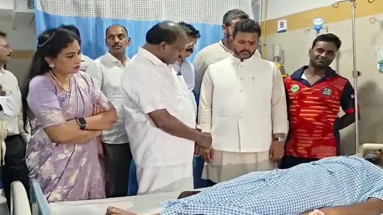Vizag Steel Plant Blast : బిగ్ బ్రేకింగ్‌.. విశాఖ స్టీల్ ప్లాంట్ విషాదం .. మృతుల కుటుంబాలకు రూ.25 లక్షలు, ఒకరికి ఉద్యోగం.. కేంద్రం కీలక ప్రకటన..!