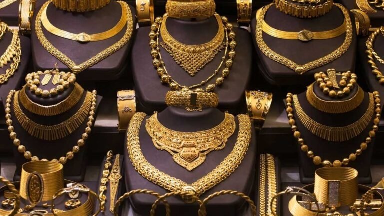 Gold Rate Today  : పసిడి ప్రేమికులకు పండగ.. మళ్లీ తగ్గిన బంగారం ధరలు, నేటి తాజా రేట్లు ఇవే!