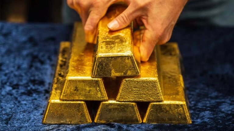 Gold Rate Today  : గోల్డ్ కొనాలనుకుంటున్నారా? ఈరోజు బంగారం ధరలు ఎలా ఉన్నాయో తెలుసుకోండి