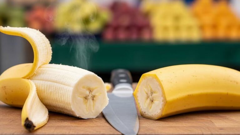 Banana : అరటిపండ్లు కొనేటప్పుడు 90% మంది చేసే పొరపాటు ఇదే..! Banana : అరటిపండ్లు కొనేటప్పుడు 90% మంది చేసే పొరపాటు ఇదే..!