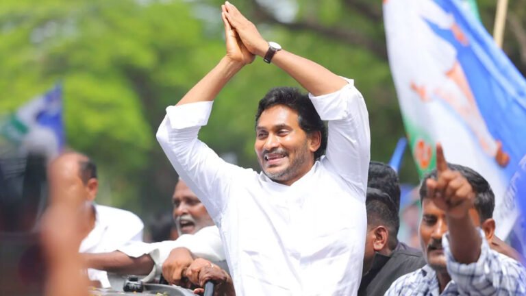 Ys Jagan : మావిగన్ ప్రకటన తరవాత మొదటిసారి వైజాగ్ కి జగన్..!