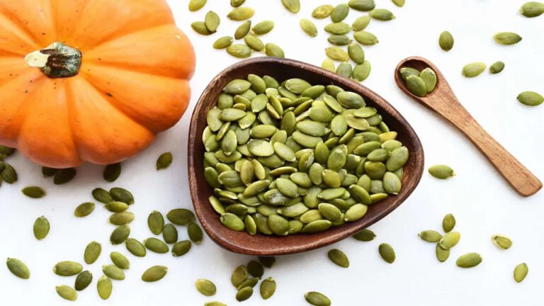Pumpkin Seeds : ఈ గింజలు తింటే కళ్ల ఆరోగ్యం మెరుగవుతుందా? కళ్లద్దాలు తొలగిపోతాయా? నిపుణులు చెప్పిన నిజం