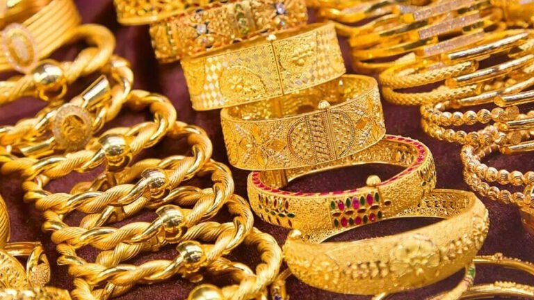 Gold Price Today : బంగారం ధర ఒక్కరోజే భారీగా డౌన్.. కొనాలనుకునేవారికి సూపర్ ఛాన్స్! Gold Price Today : బంగారం ధర ఒక్కరోజే భారీగా డౌన్.. కొనాలనుకునేవారికి సూపర్ ఛాన్స్!
