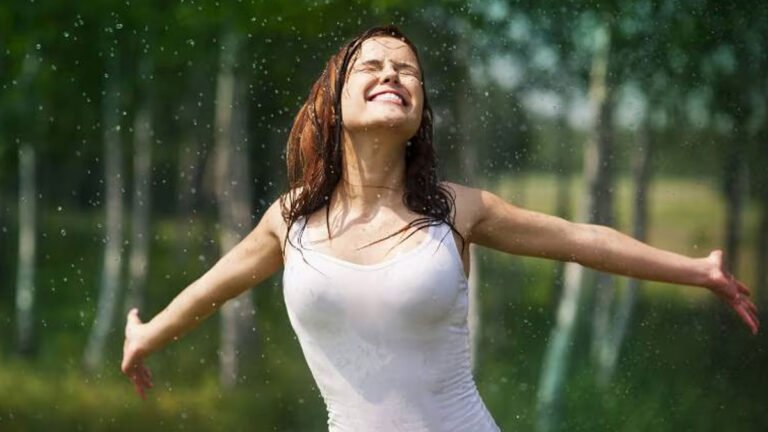 Rain Bath : వర్షంలో తడిస్తే నిజంగా ఆరోగ్యానికి మంచిదేనా..? డాక్టర్లు చెప్పిన అసలు నిజం ఇదే!