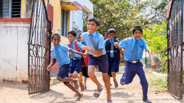 School College : విద్యార్థులకు బిగ్ అలర్ట్.. రేపు స్కూళ్లు, కాలేజీల బంద్.. తాజా అప్డేట్ ఇదే!