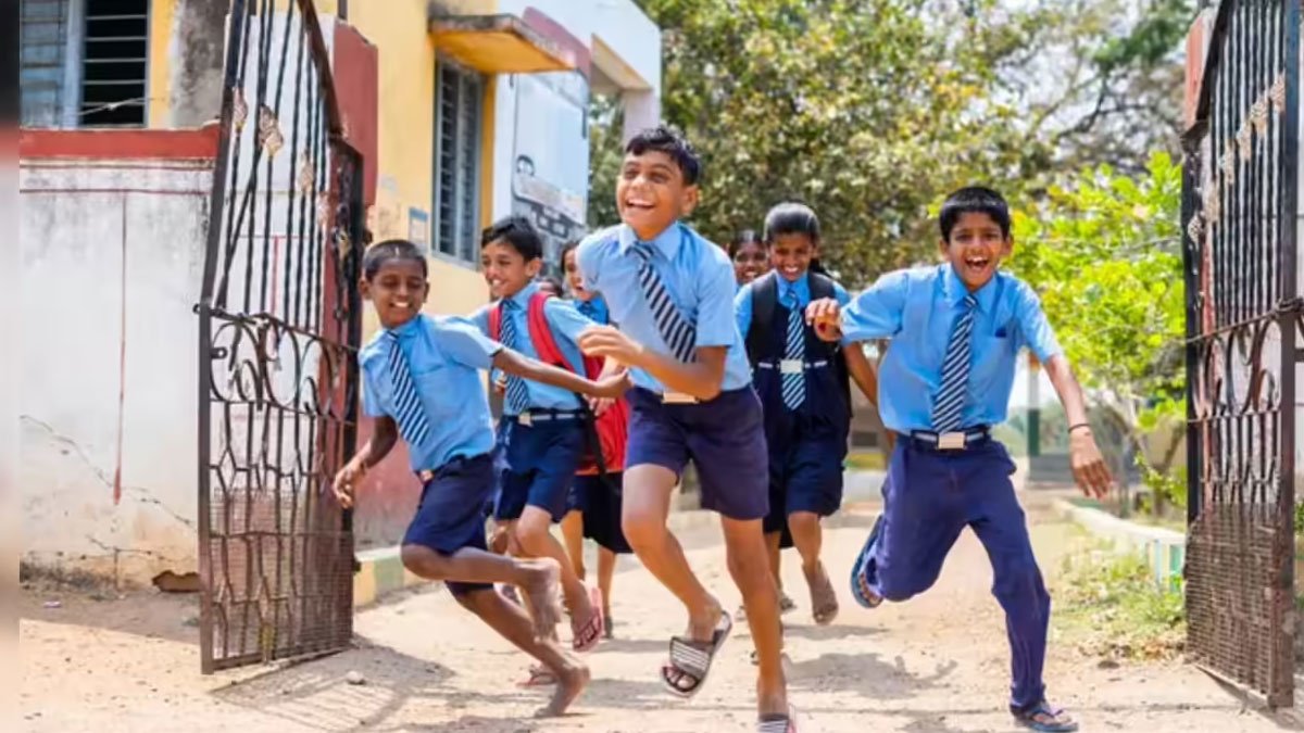 School College : విద్యార్థులకు బిగ్ అలర్ట్.. రేపు స్కూళ్లు, కాలేజీల బంద్.. తాజా అప్డేట్ ఇదే! School College : విద్యార్థులకు బిగ్ అలర్ట్.. రేపు స్కూళ్లు, కాలేజీల బంద్.. తాజా అప్డేట్ ఇదే!