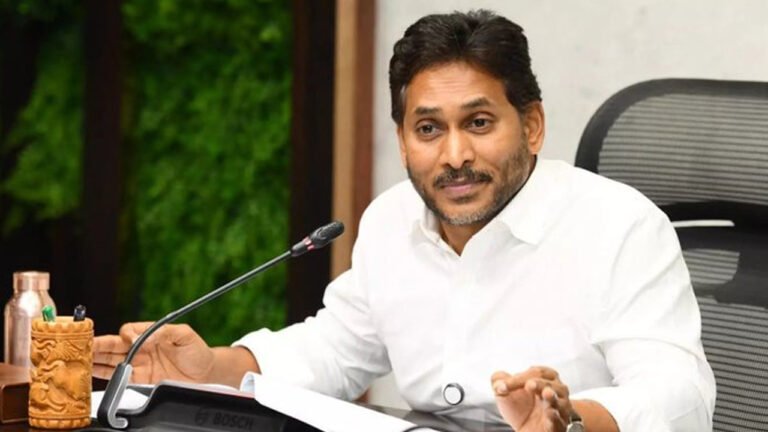 Ys Jagan : బ్రేకింగ్.. చంద్రబాబు సర్కార్కు వైఎస్ జగన్ సంచలన సవాల్..! Ys Jagan : బ్రేకింగ్.. చంద్రబాబు సర్కార్కు వైఎస్ జగన్ సంచలన సవాల్..!