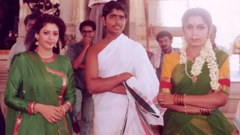 Viral Photo : నగ్మా–రమ్యకృష్ణతో ఉన్న ఈ కుర్రాడు ఎవరో తెలుసా? చూస్తే షాకవుతారు..! Viral Photo : నగ్మా–రమ్యకృష్ణతో ఉన్న ఈ కుర్రాడు ఎవరో తెలుసా? చూస్తే షాకవుతారు..!