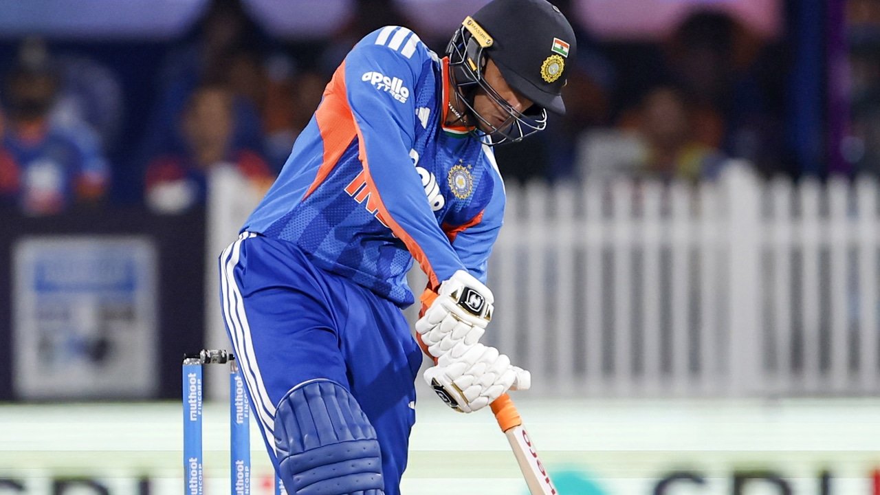 IND vs WI : అభిషేక్ శర్మ విధ్వంసం.. 18 బంతుల్లోనే హాఫ్ సెంచరీ..!
